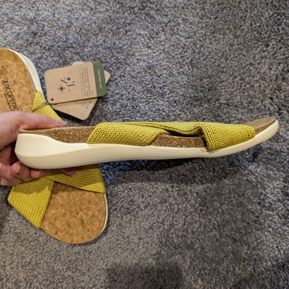 Arcopedico mustard sandal - Picture 3 of 4